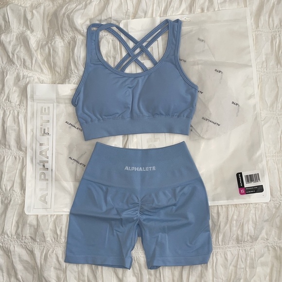 NEW Alphalete Revival Sports Bra & Amplify Shorts Ice Blue in size Extra Small